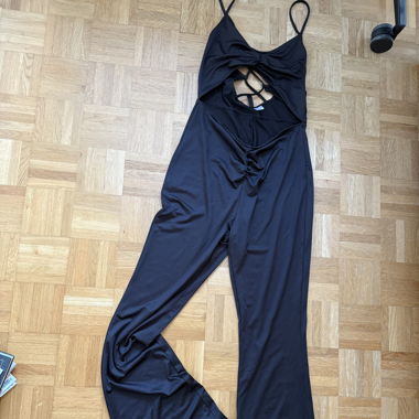Jumpsuit mit cutouts