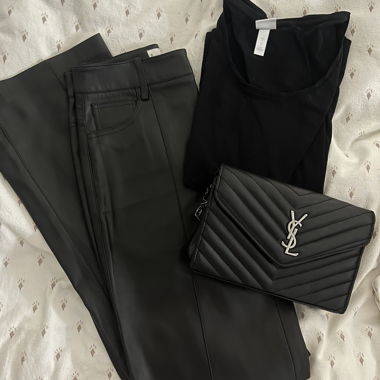 Bel pantalone in ecopelle di Mango