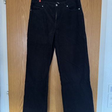 Pantalon en velours côtelé noir à jambe large