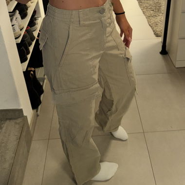 Pantaloni cargo beige Pull&Bear