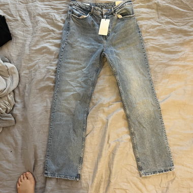 High-waist jeans