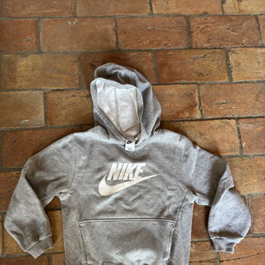 Pull Nike Gris