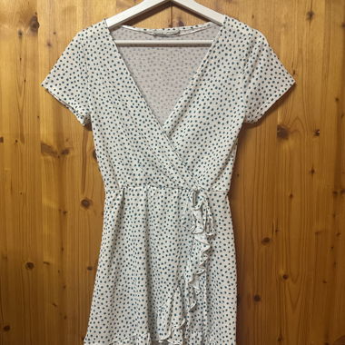 Pull and Bear Wickelkleid 