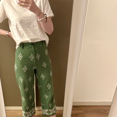 Pantaloni verdi a motivi XS