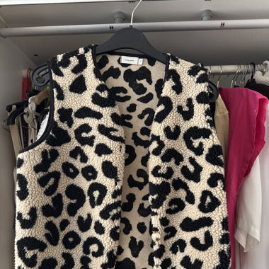 Gilet con stampa animalier