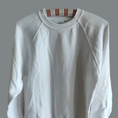 Weisser Pulli