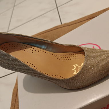 Gold glitzernde spitze High Heels