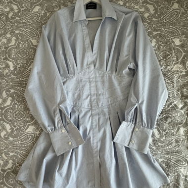 Vestito camicia Bershka con schiena scoperta