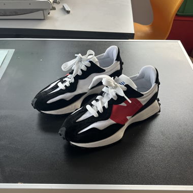 New Balance 327