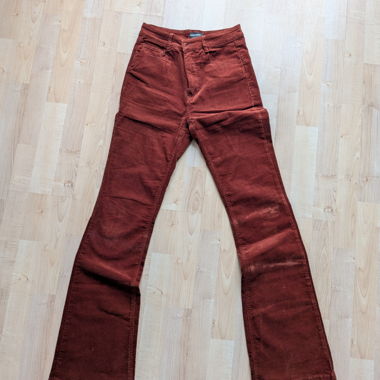 Pantalon en velours côtelé rouille