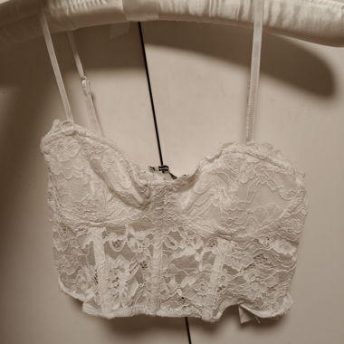 Top in pizzo bianco