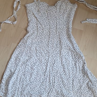 Robe blanche à étoiles