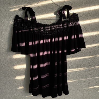 Top in pizzo nero