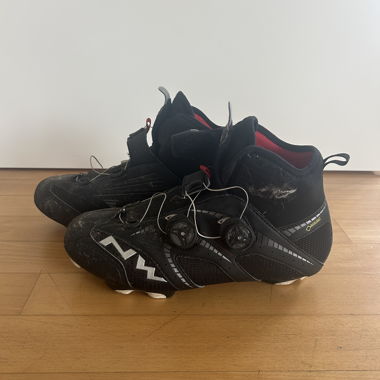 Northwave cycling shoes size 43