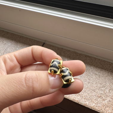 Earring with Zhi