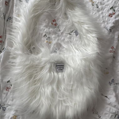 White furr bag