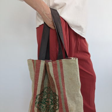 Handgemachte Jutetasche mit Stickerei , Unikat !