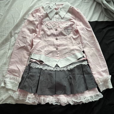 Tenue Y2K taille M jamais portée!