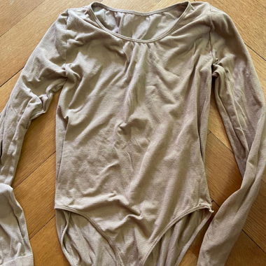 Beige long-sleeve bodysuit