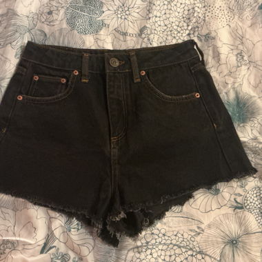 Schwarze Jeans-Shorts