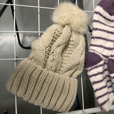 Beige Wintermütze& Wintersocken