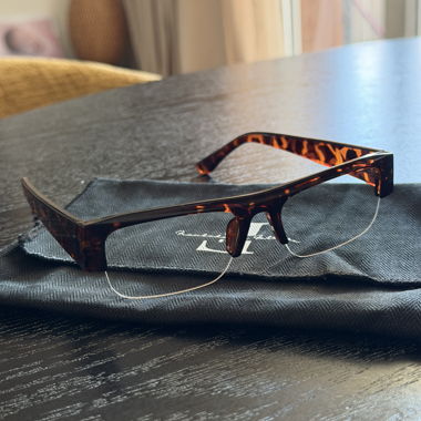 Occhiali eleganti, mezzo bordo, stile tartaruga
