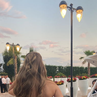Abendkleid beige mit Steinoptik