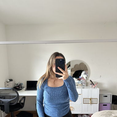 Top/ blouse/ pull