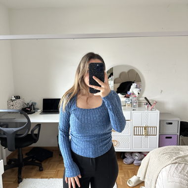 Top/ blouse/ pull