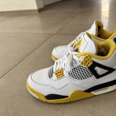 AIR JORDAN 4 RETRO 