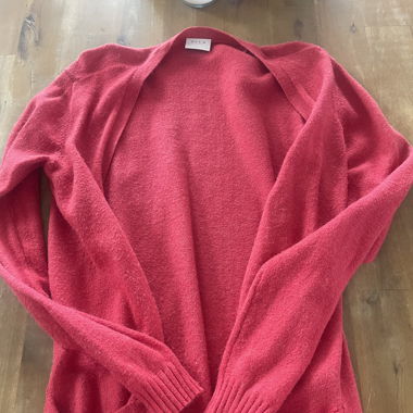 Rote Vila Strickjacke