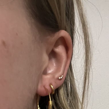 Maria Black Ohrring (Serendipity 22 Hoop)