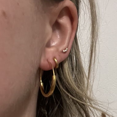 Maria Black Ohrring (Serendipity 22 Hoop)
