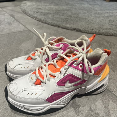 Nike Sneaker