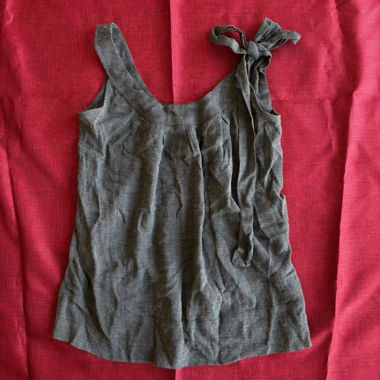 “4 Dots” grey top