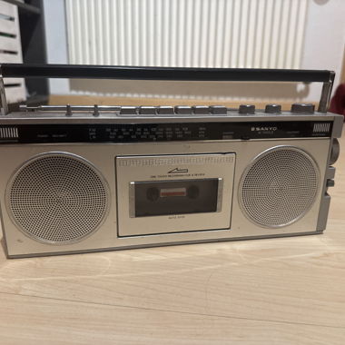 Riproduttore musicale vintage (difettoso)