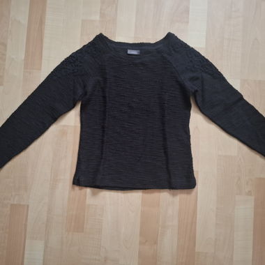 Yessica black sweater