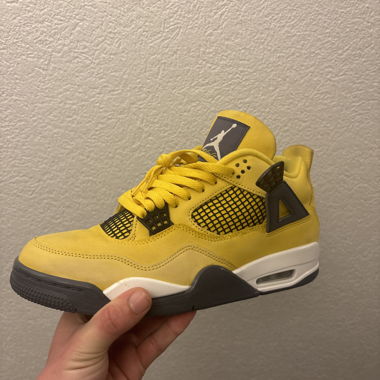 Jordan 4 Retro Lightning 