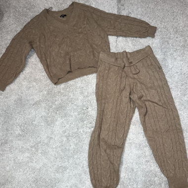 C&A Hose & Pullover