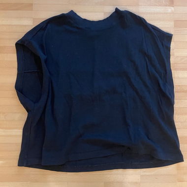 Schwarzes Top mit weiten Armausschnitten, S/M