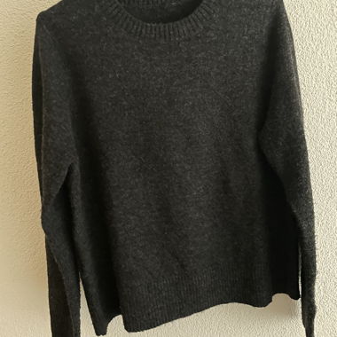Grey sweater