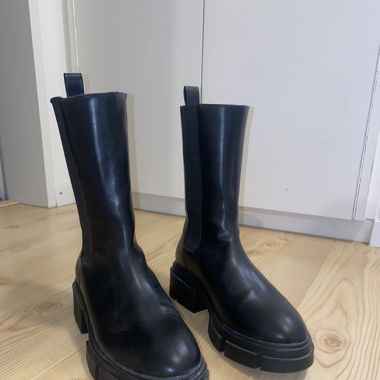 Schwarze Stiefel