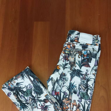 Jeans mit Troll Sujet