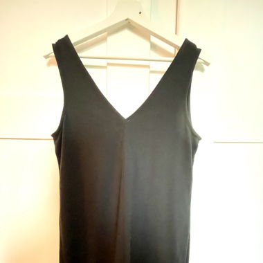 Abercrombie & Fitch black V-neck dress
