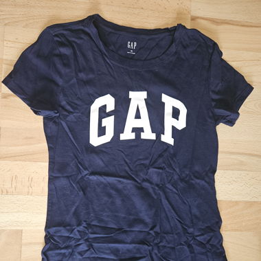 Gap T-shirt