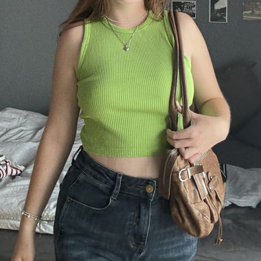 Grünes Top