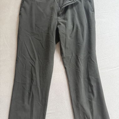 Pantaloni neri eleganti