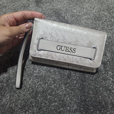 GUESS Damen Portemonnaie – Elegant und praktisch