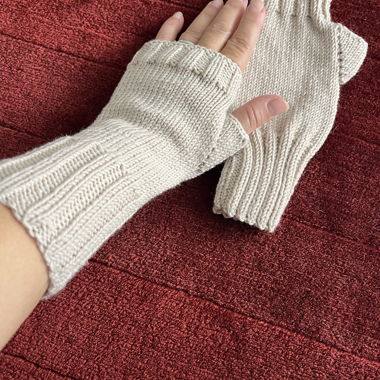 Gants pour dames faits à la main, neufs
