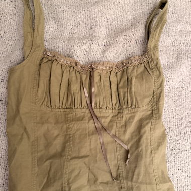 Top beige/grün mit Trägern